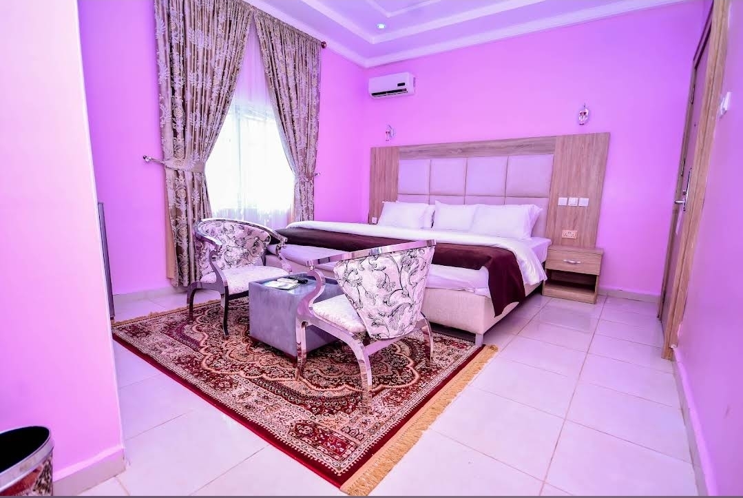 Amirable Hotel